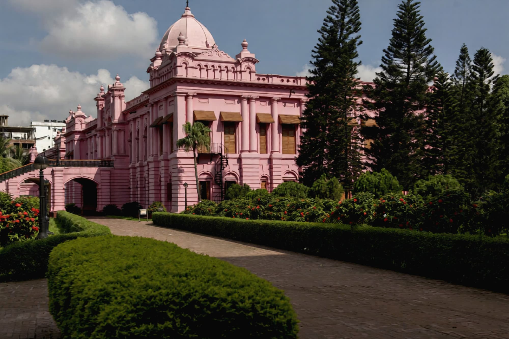 Ahsan Manzil - Travel experience in Saudi Arabia
