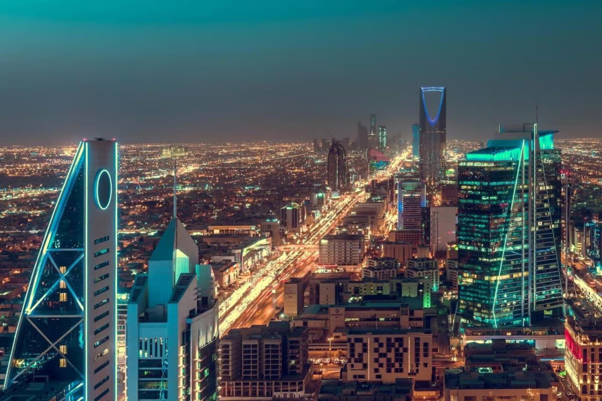 The Golden Sands & Neon Dreams Expedition - Travel experience in Saudi Arabia